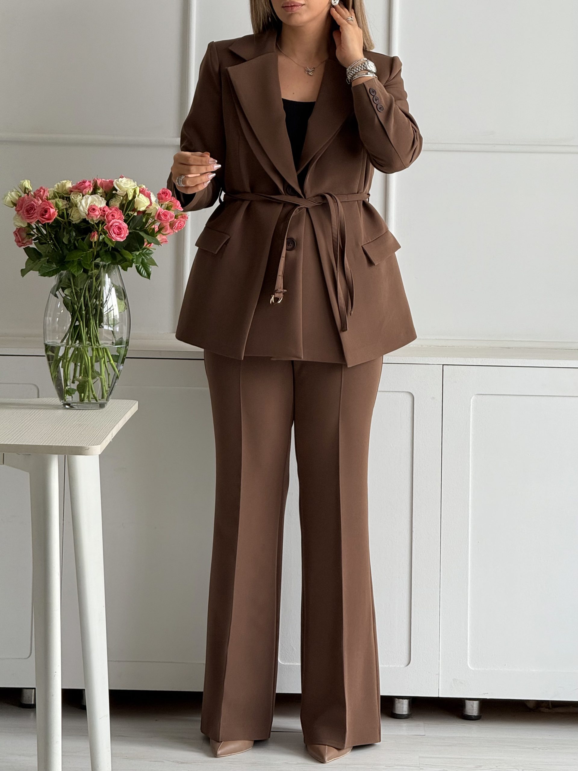 ست کت و شلوار زنانه unique ( ارسال فوری ) - Image 4